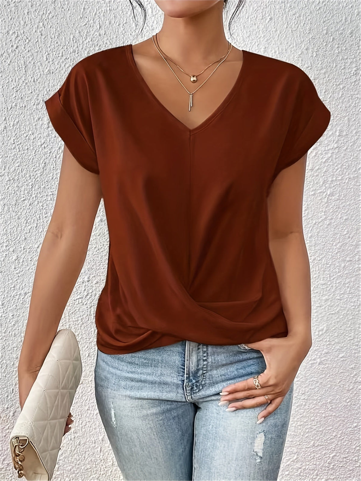 Elira | Flattering Neckline T-Shirt